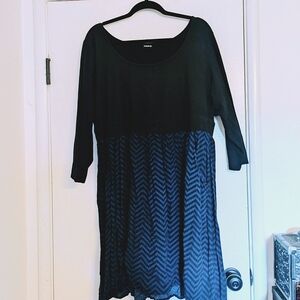 Torrid Black and Blue Chevron 3/4 Sleeve Skater Dress